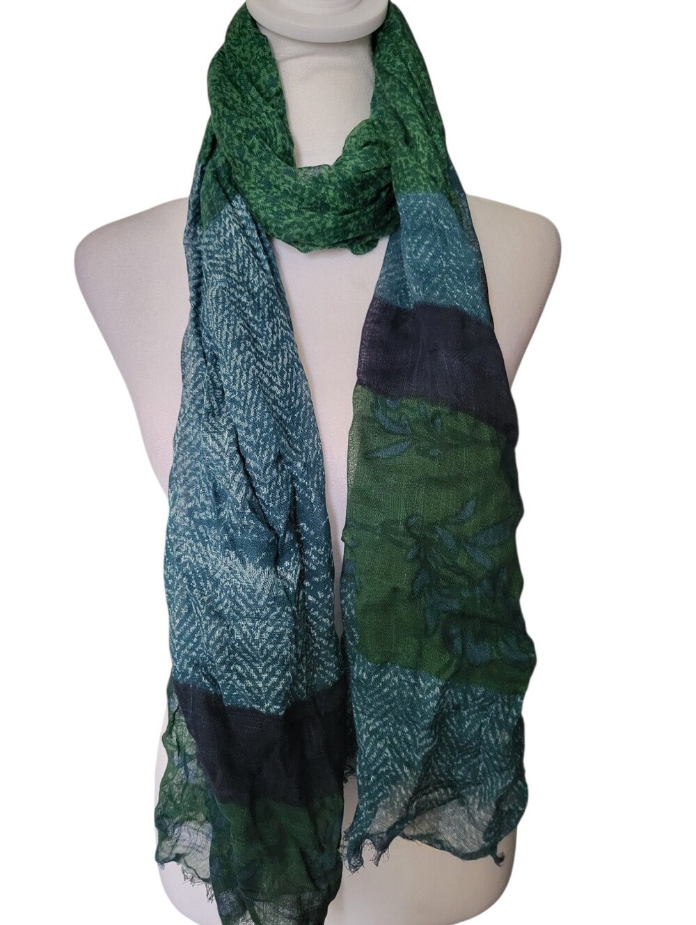 Coldwater Creek Lightweight Patterned Scarf